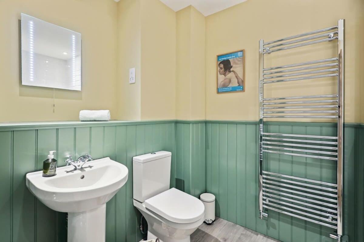 Sophie'S Barn - Hot Tub Packages Available Villa Маркет Харбъро Екстериор снимка
